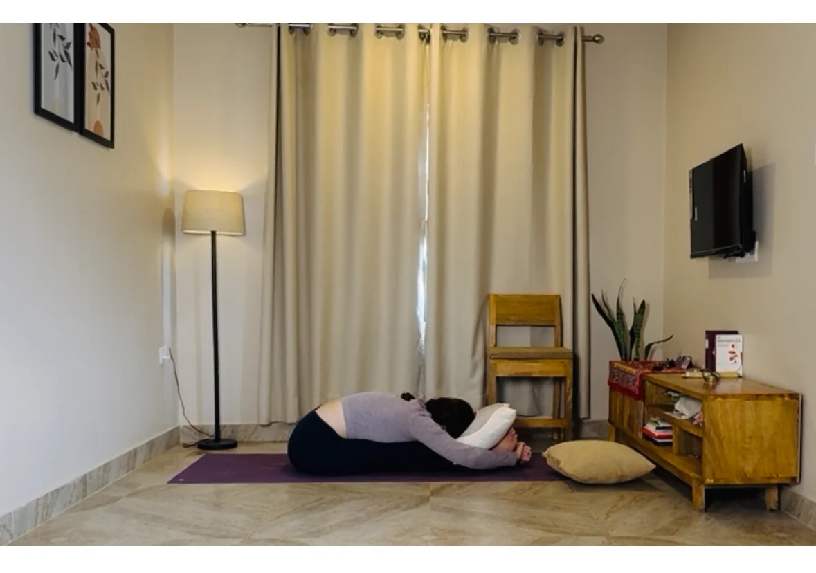 Flexions avant & détente profonde - Yoga restauratif avec supports